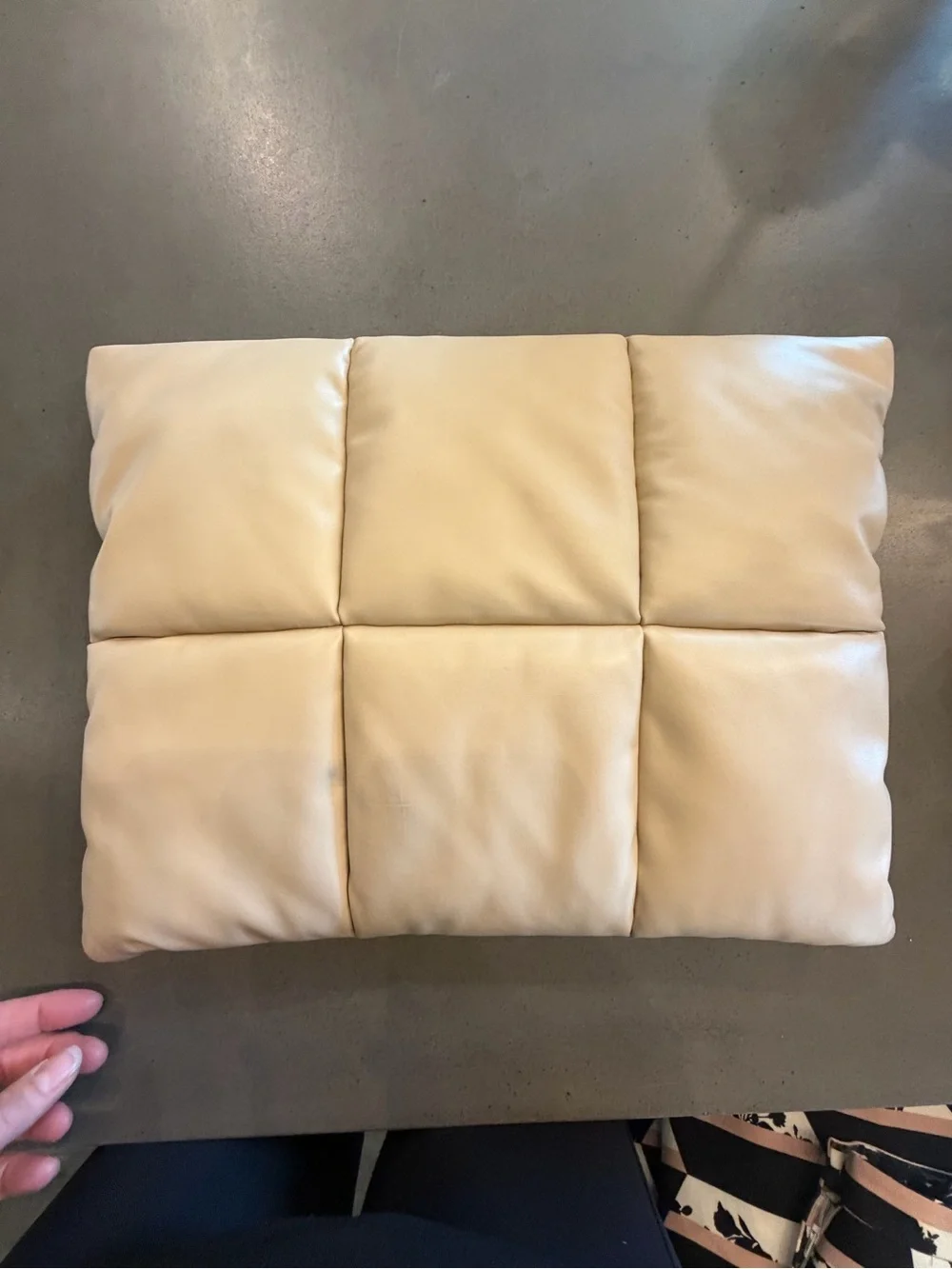 COMFYABLE Padded Quilted Leather Purse Clutch Labtop in Cream